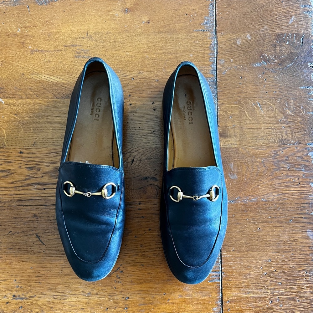 Gucci Black Leather Loafers with Gold Detail